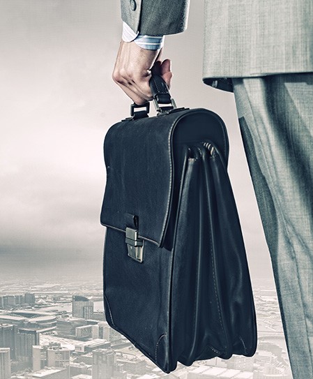 必威股份有限公司商务智能背包内置充电宝仓与隐藏拉链
